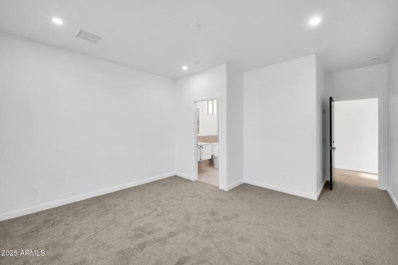 22548 W Huntington Dr-30_(2048)