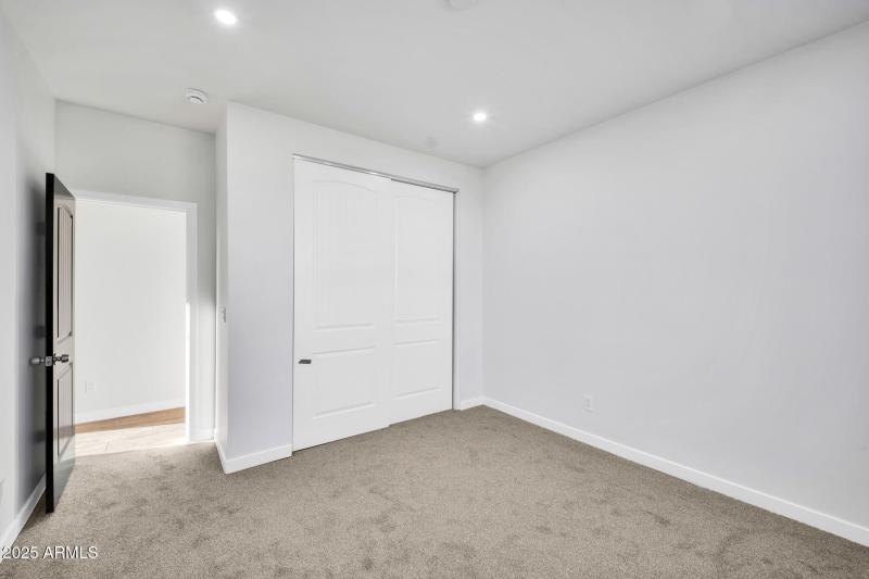 22548 W Huntington Dr-32_(2048)