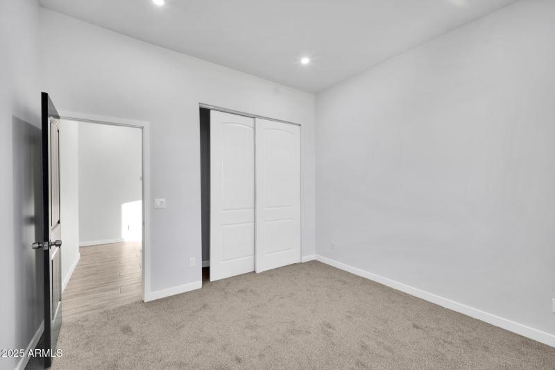 22548 W Huntington Dr-34_(2048)