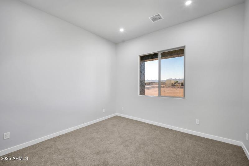 22548 W Huntington Dr-35_(2048)