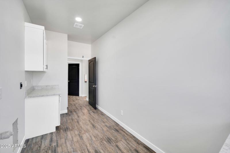 22548 W Huntington Dr-37_(2048)