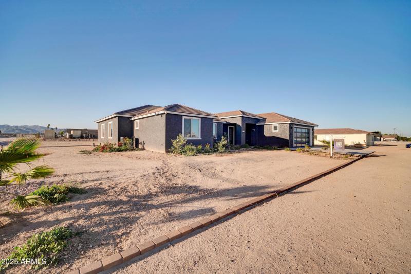 22548 W Huntington Dr-39_(2048)