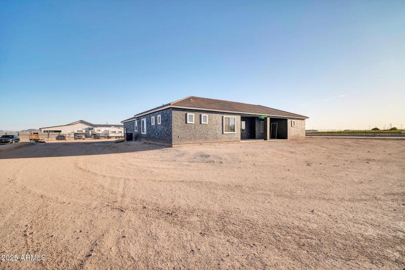 22548 W Huntington Dr-42_(2048)