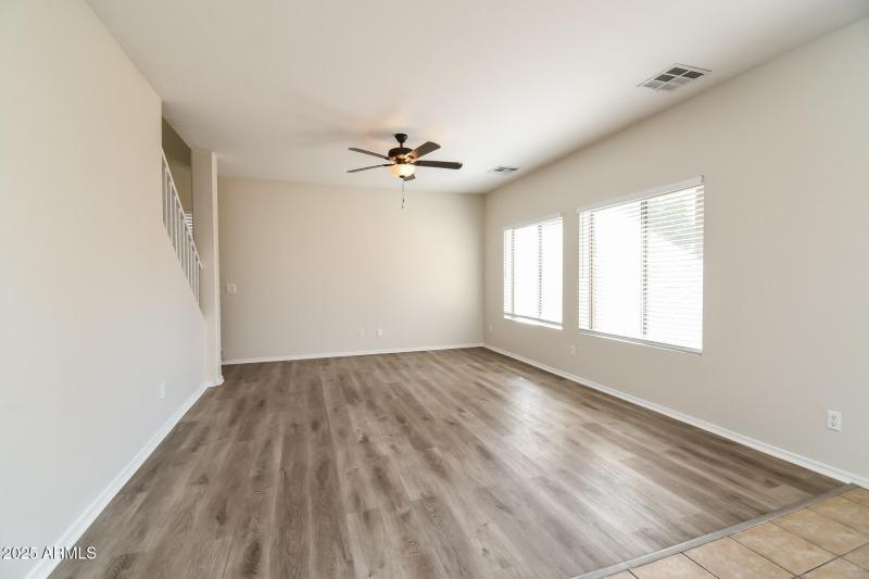 003-photo-living-room-14074484