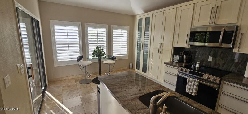 Kitchen and Breakfast Area