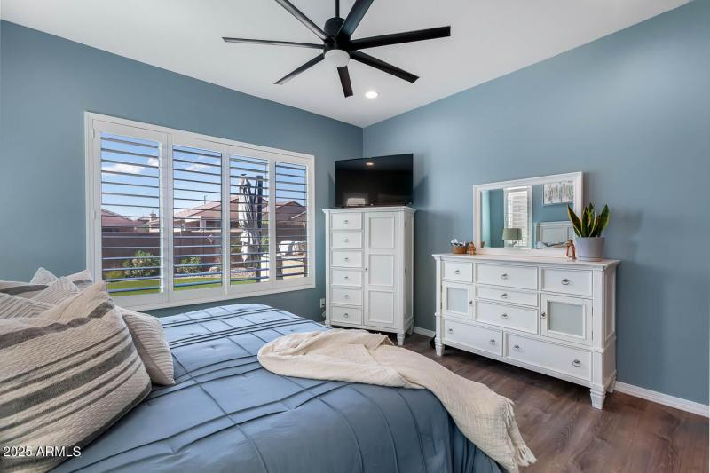 8127-Autumn-Vista-23