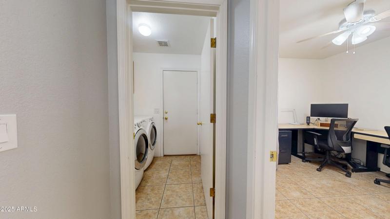 laundry room/ 3rd bedroom