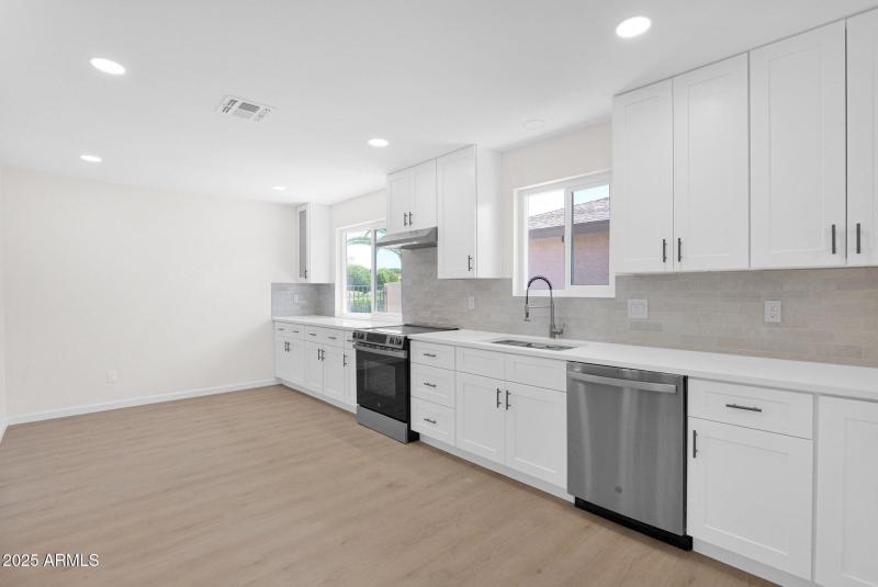 21-web-or-mls-P1211343