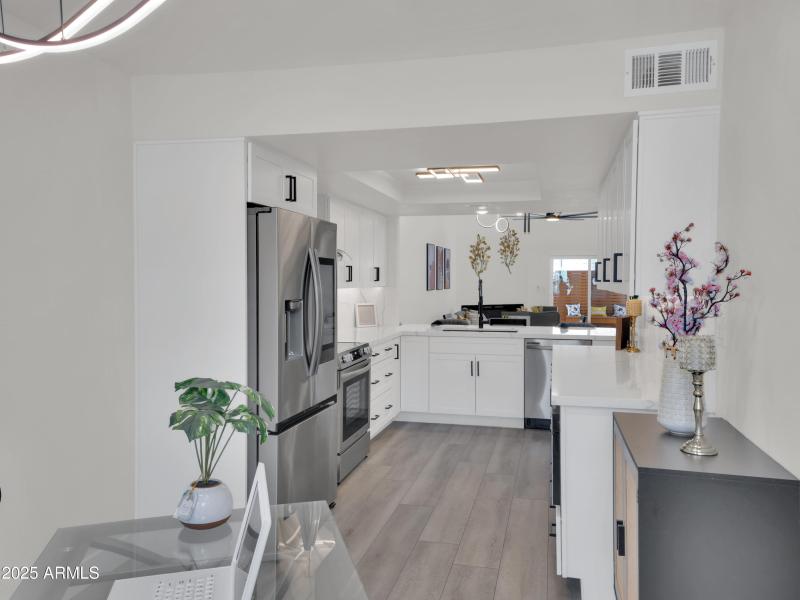 10-3401 N 37th Drive RESHOOT-10