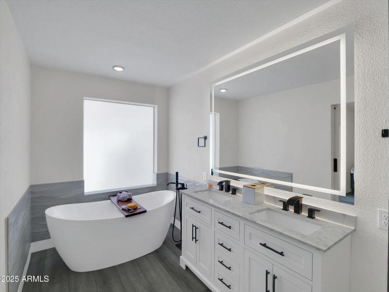 33-3401 N 37th Drive-33