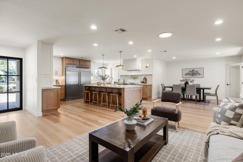 Kitchen / Dining Room 2