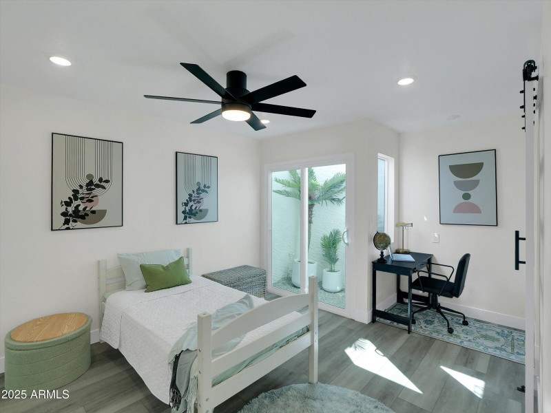 23-3401 N 37th Drive-23