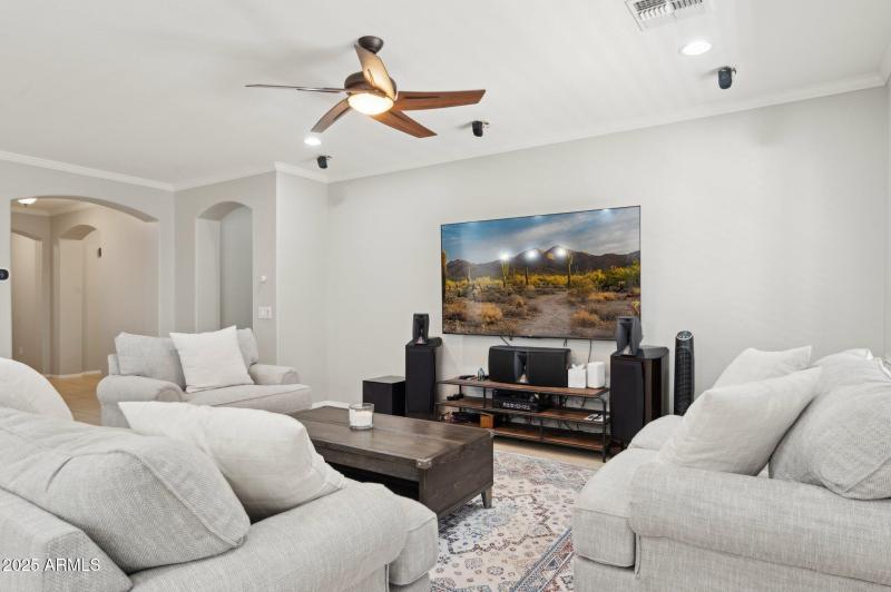 7-web-or-mls-2957-e-melrose-st