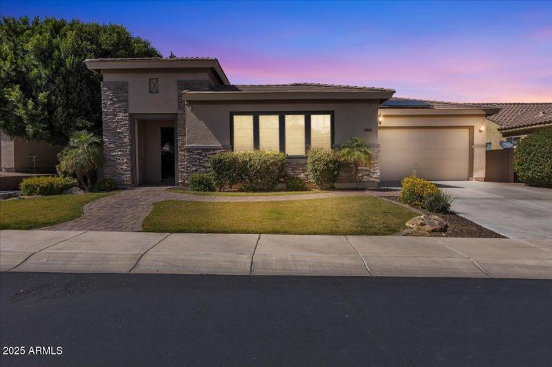 01-Twilights_6886_W_Mazatal_Dr1