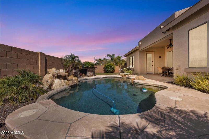 02-Twilights_6886_W_Mazatal_Dr2