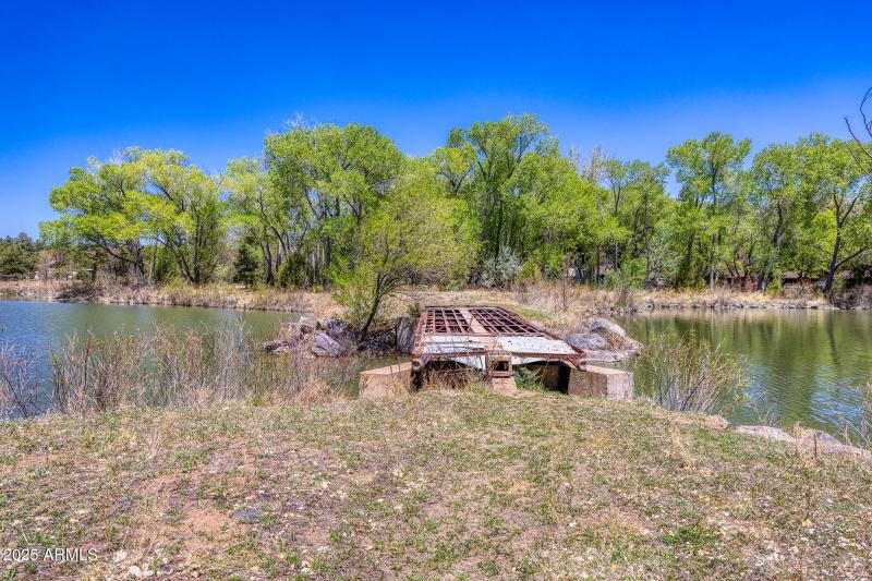 Foot bridge larsen rd property rainbow l