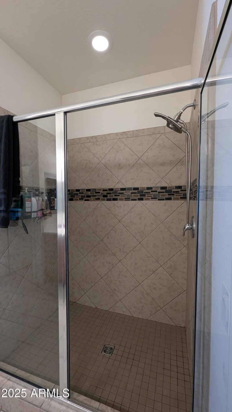 PXL_20250518_175609895.MP