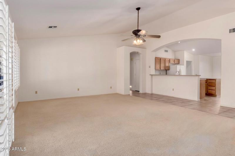 05 - Great Room : Kitchen