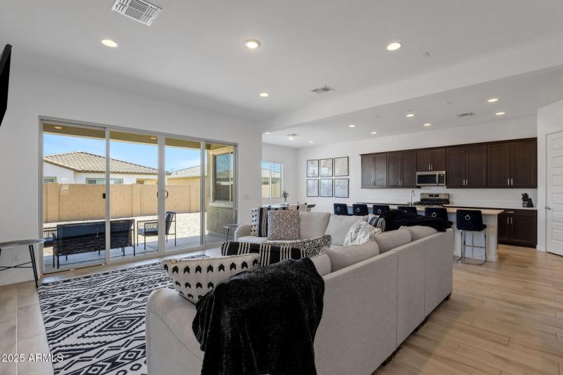 7-web-or-mls-3885-kenley-ln