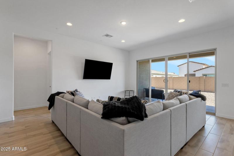 8-web-or-mls-3885-kenley-ln