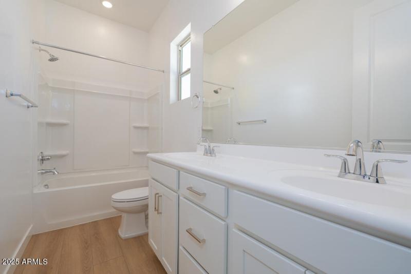 Tri Pointe Homes - Soleo 324 - Bathroom