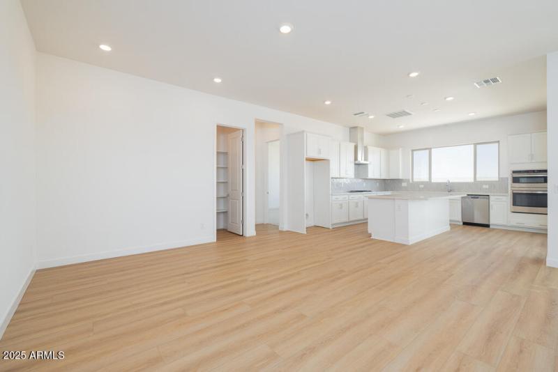 Tri Pointe Homes - Soleo 324 - Dining an