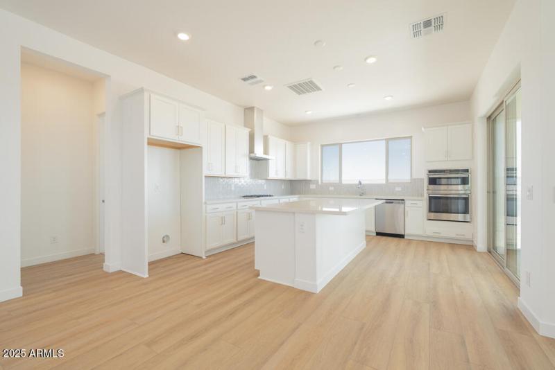 Tri Pointe Homes - Soleo 324 - Kitchen -