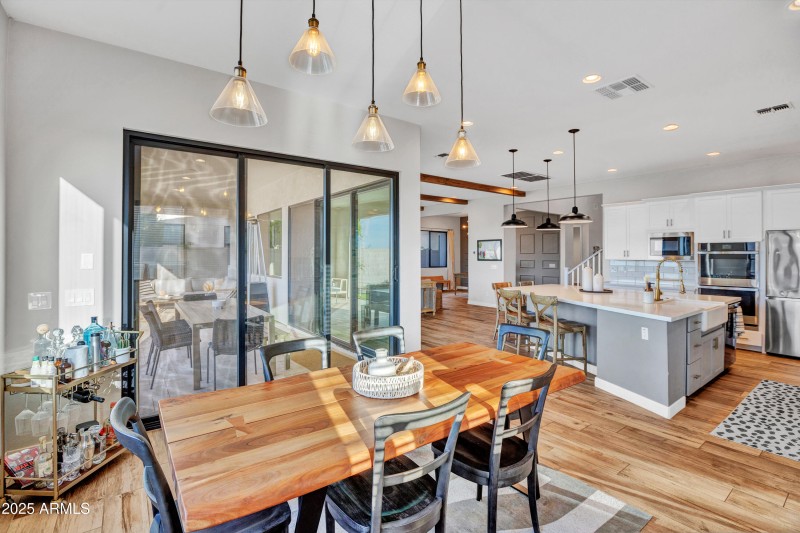 Breakfast Room - Kitchen