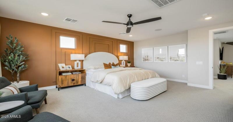 camelback-floor-plan-owners-bedroom-angl