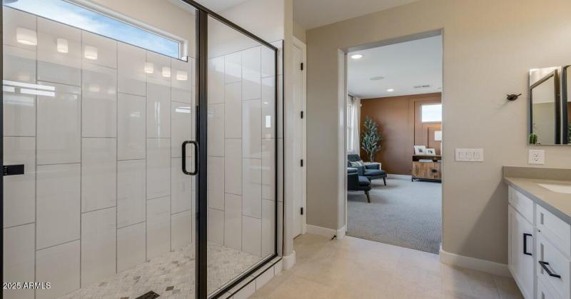 camelback-floor-plan-owners-shower-willi