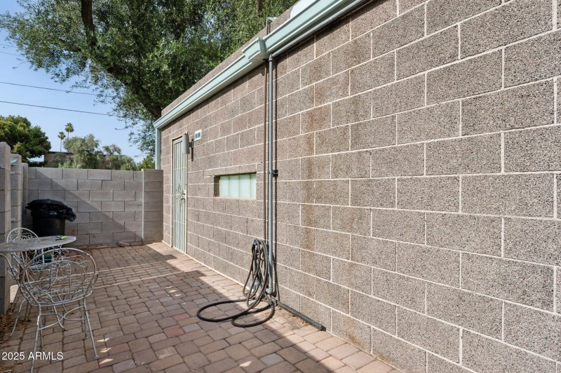 Private rear yard/patio