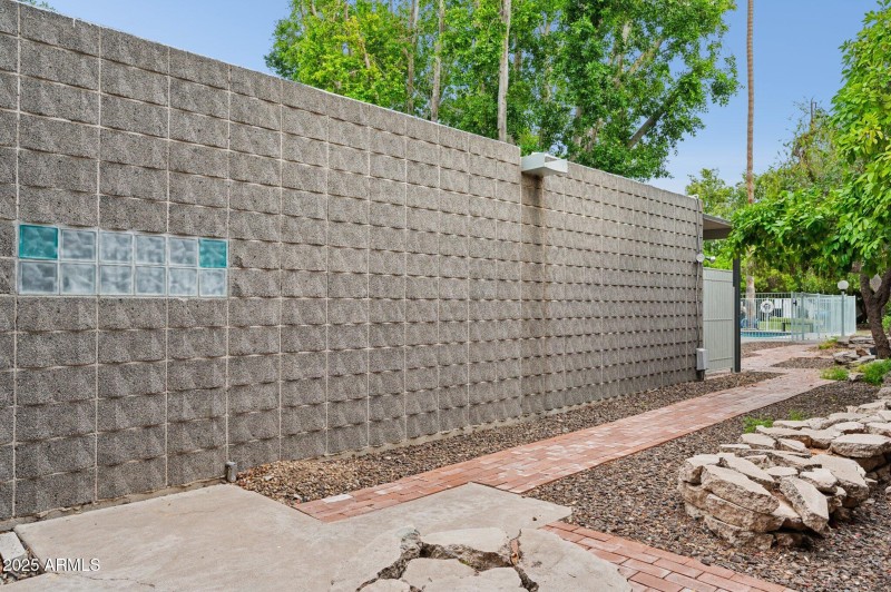 Mid-century modern details