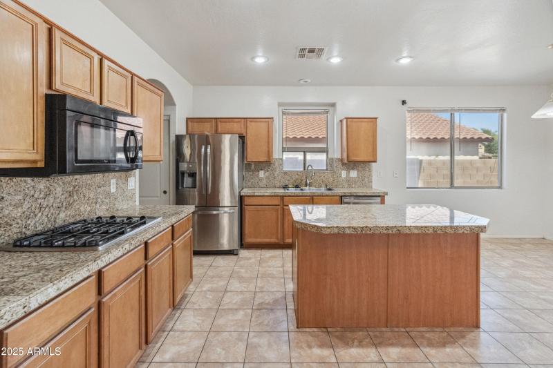 15985 W Bartlett Ave-3