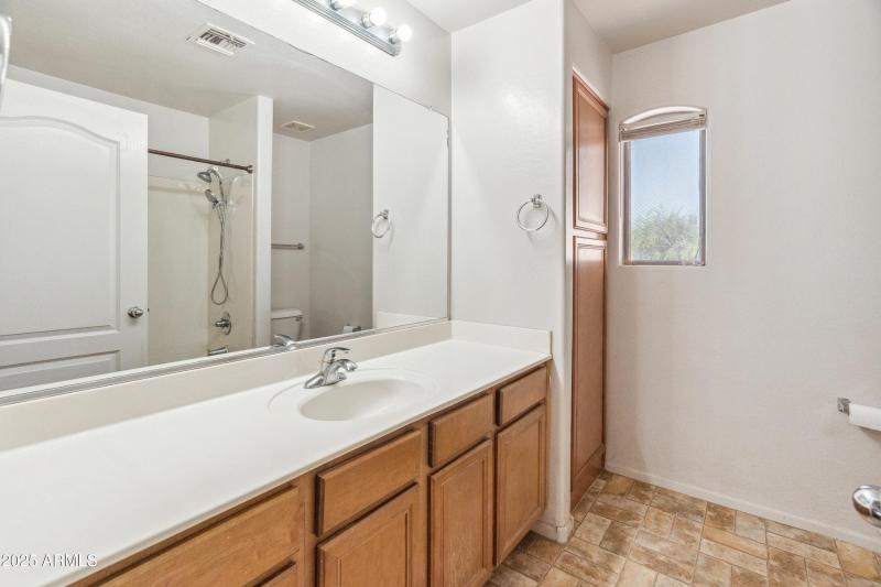 15985 W Bartlett Ave-32