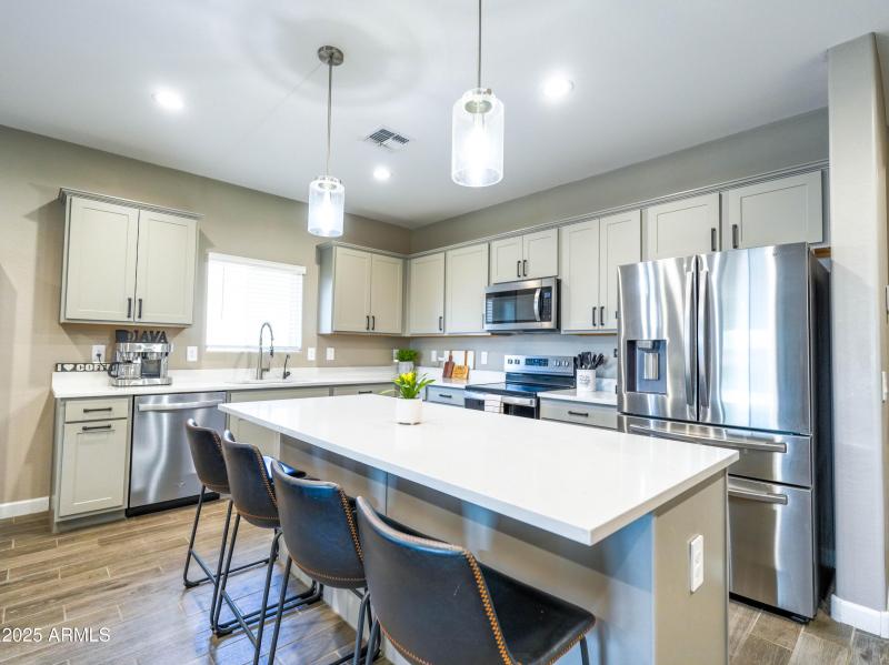 Aleutian Dr_Large Eat-In Kitchen