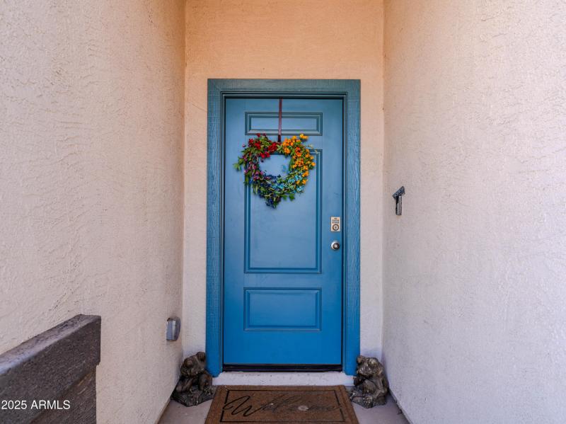 Aleutian Dr_Front Entry