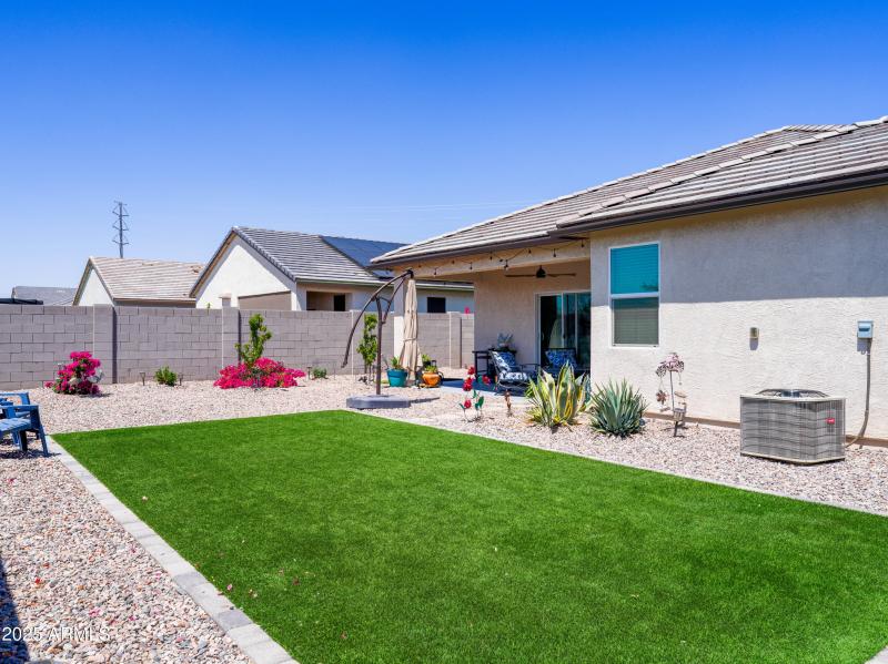 Aleutian Dr_Artificial Turf Lawn