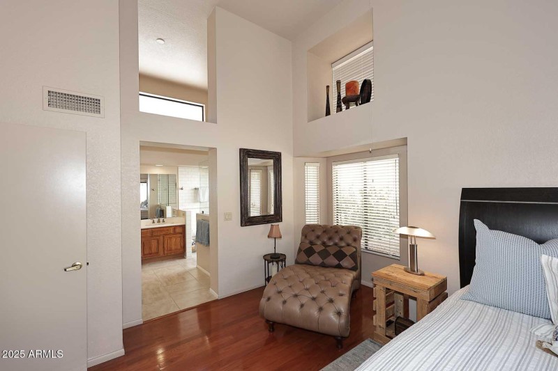 Primary Bedroom-Siting Area