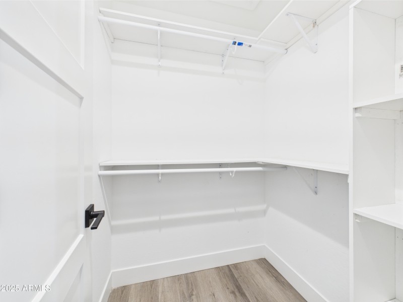 CAM04435G0-PR0016-STILL009