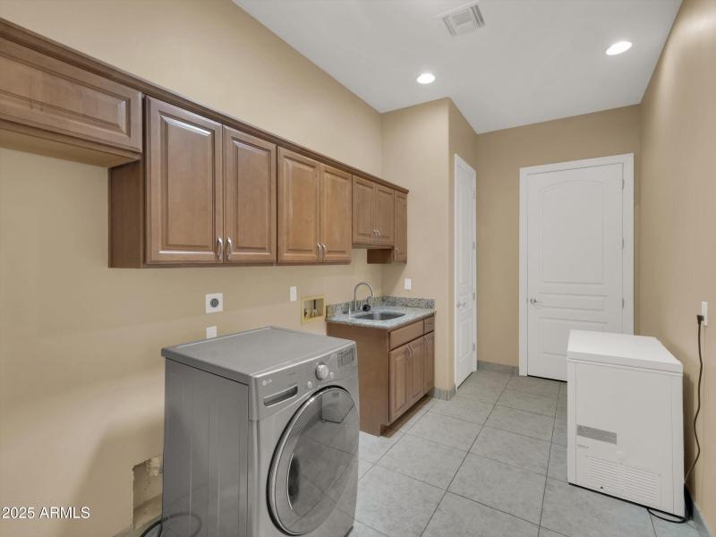 35-8031 W Morten Avenue-35