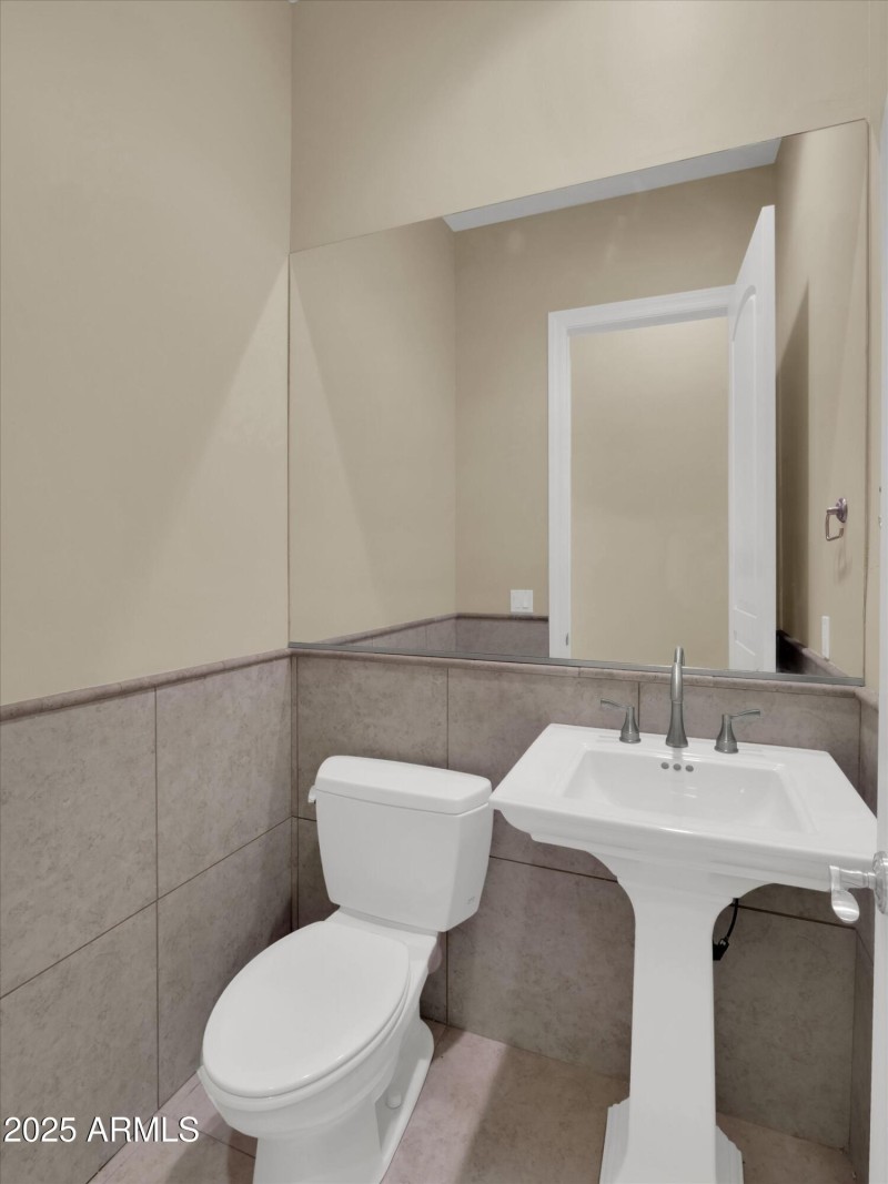 53-8031 W Morten Avenue-53