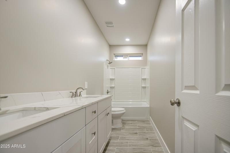 Bathroom 2-pic 1