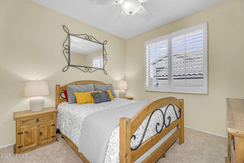 027_29-web-or-mls-26_925