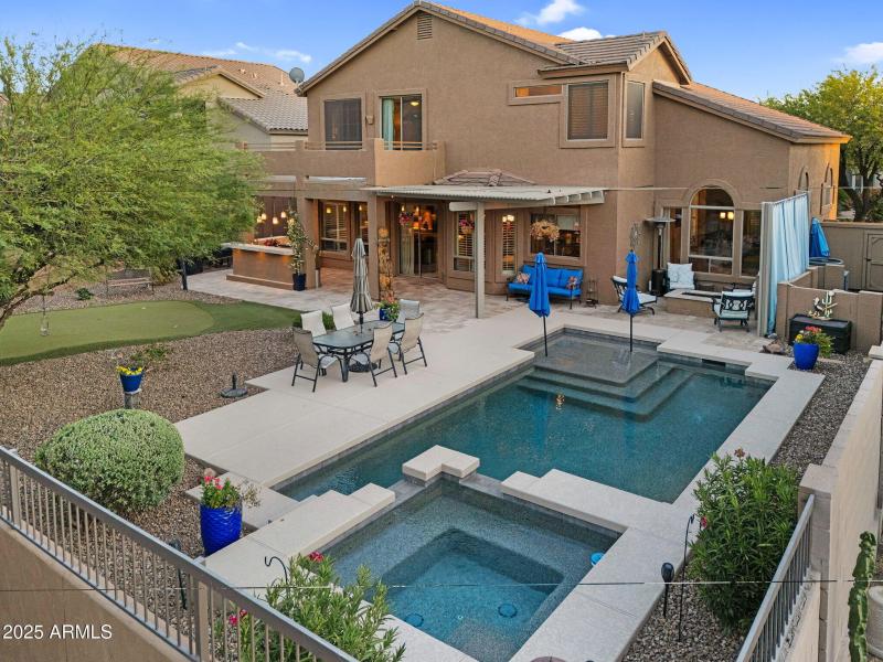 041_73-web-or-mls-dji_20250514201629_014