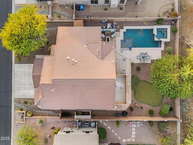 056_71-web-or-mls-dji_20250514201548_014