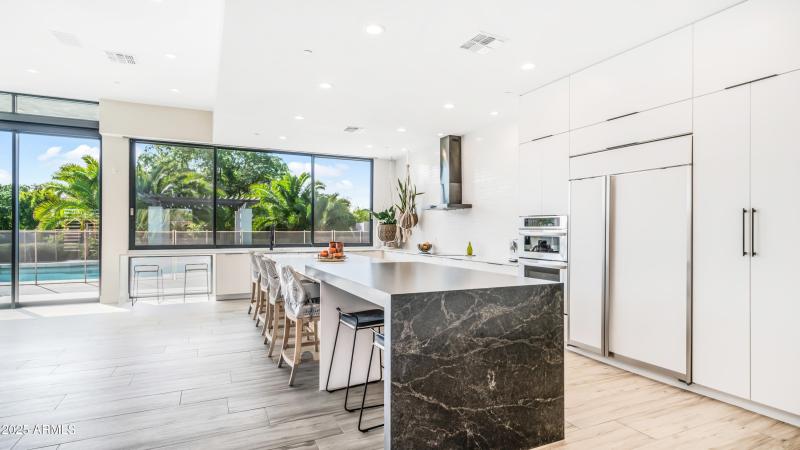 7417 E Paradise Dr - 2