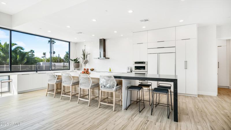 7417 E Paradise Dr - 3