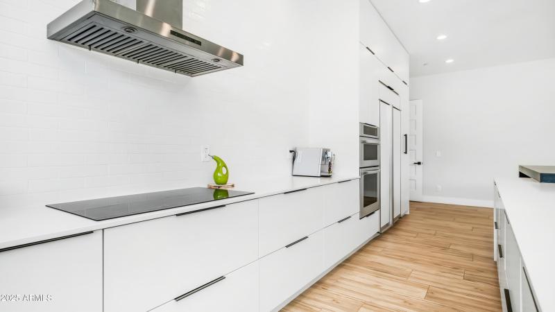 7417 E Paradise Dr - 9