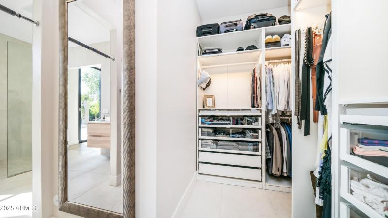 7417 E Paradise Dr - 39