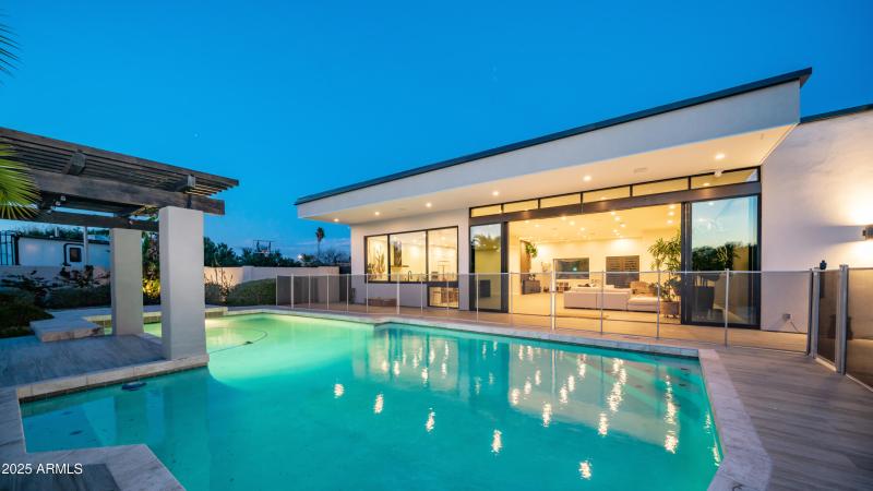 7417 E Paradise Dr Exterior Photos-36